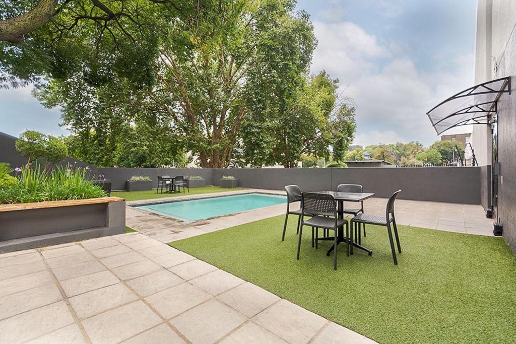 Urban Oasis Apartments At The Bolton Johannesbourg Extérieur photo
